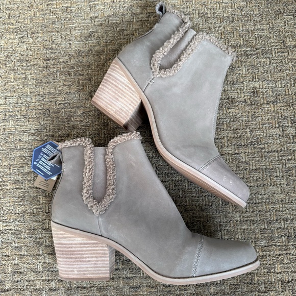 Toms Shoes - TOMS Taupe Chelsea Boots NWT Sz 12
